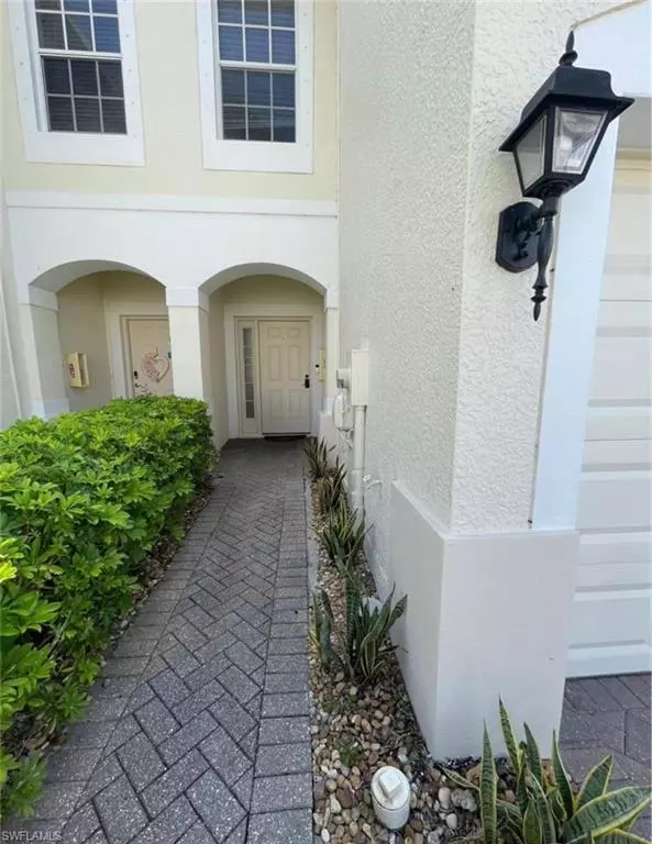 Naples, FL 34105,1062 Albany CT #196