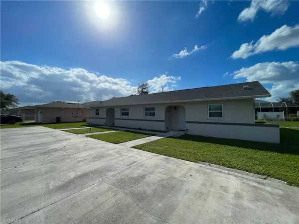 1722 SW Santa Barbara PL, Cape Coral, FL 33991