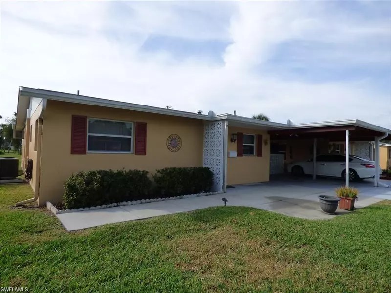 2200 Orchid RD, Lehigh Acres, FL 33936