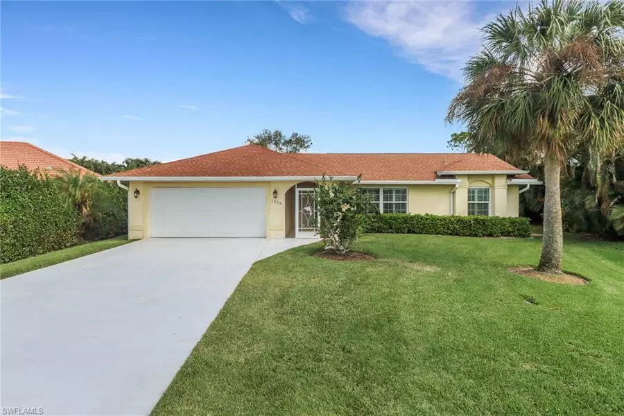 1030 Moon Lake DR, Naples, FL 34104