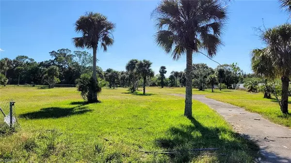 Fort Denaud, FL 33935,6093 W State Road 80