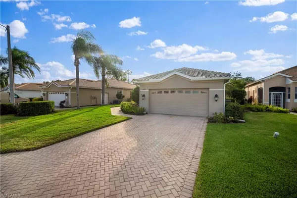 Naples, FL 34120,8625 Gleneagle Way