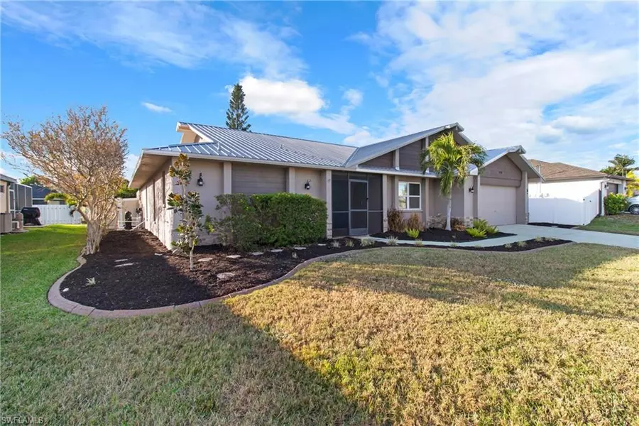 3738 SE 3rd PL, Cape Coral, FL 33904