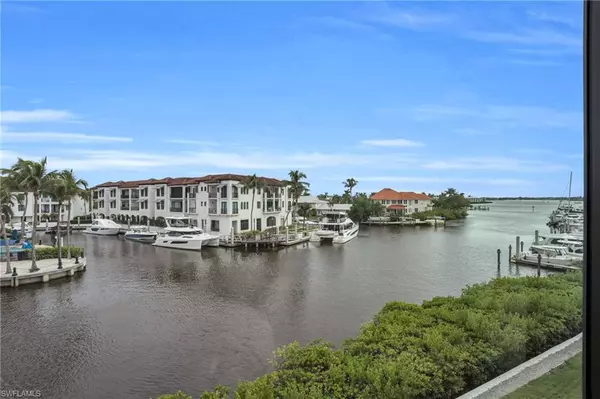 Naples, FL 34102,805 River Point DR #C-205