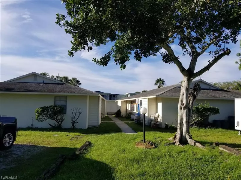 11321-11327 Linda Loma DR, Fort Myers, FL 33908