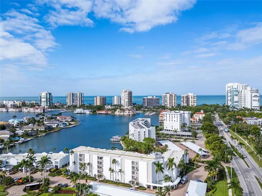 Naples, FL 34103,400 Park Shore DR #303