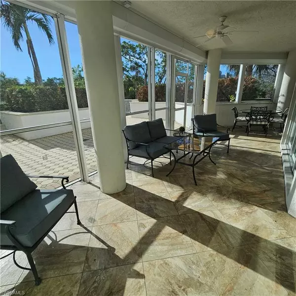 Naples, FL 34110,300 Dunes BLVD #7