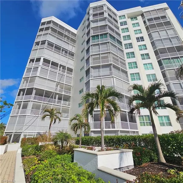 300 Dunes BLVD #7, Naples, FL 34110