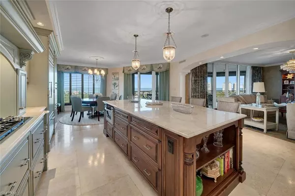 Naples, FL 34108,7575 Pelican Bay BLVD #1102