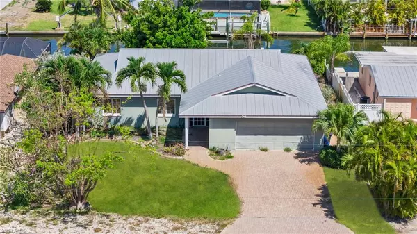 Fort Myers Beach, FL 33931,453 Washington CT