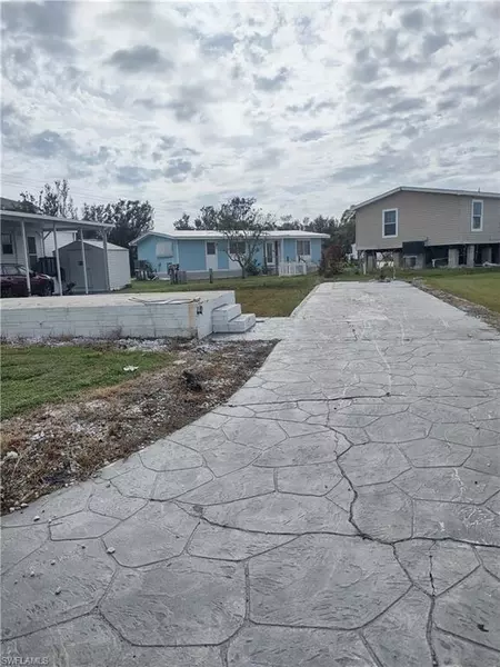 332 Rosa Lee AVE, Fort Myers, FL 33908