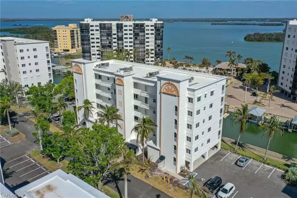 Fort Myers Beach, FL 33931,4321 Bay Beach LN #644