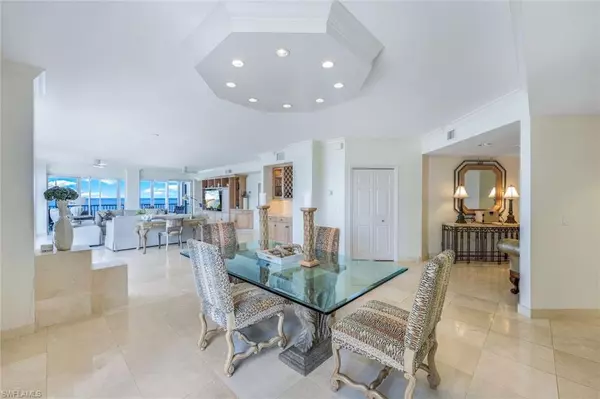 Naples, FL 34108,9811 Gulf Shore DR #201