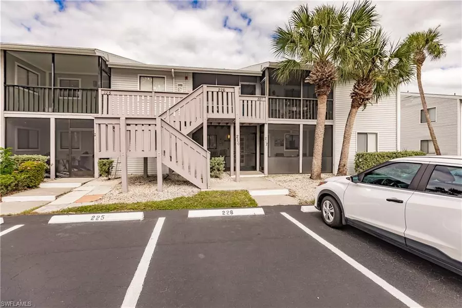 1055 Palm AVE #216, North Fort Myers, FL 33903