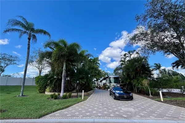 4662 Southern Breeze DR, Naples, FL 34114