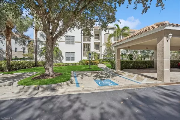 8239 Parkstone PL #4-202, Naples, FL 34120