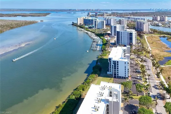 Fort Myers Beach, FL 33931,4371 Bay Beach LN #314