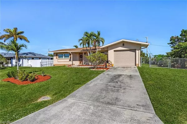 Cape Coral, FL 33990,923 SE 18th ST