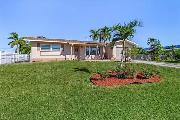 Cape Coral, FL 33990,923 SE 18th ST