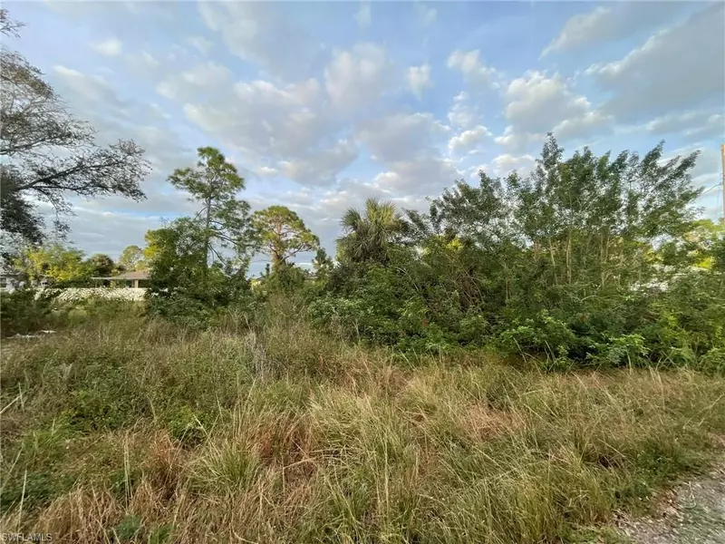 3810 37th ST SW, Lehigh Acres, FL 33976