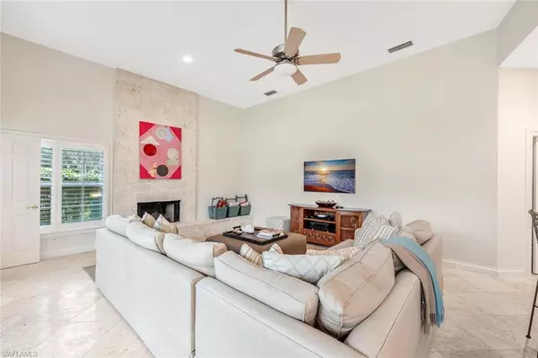 Naples, FL 34108,717 Bobwhite LN