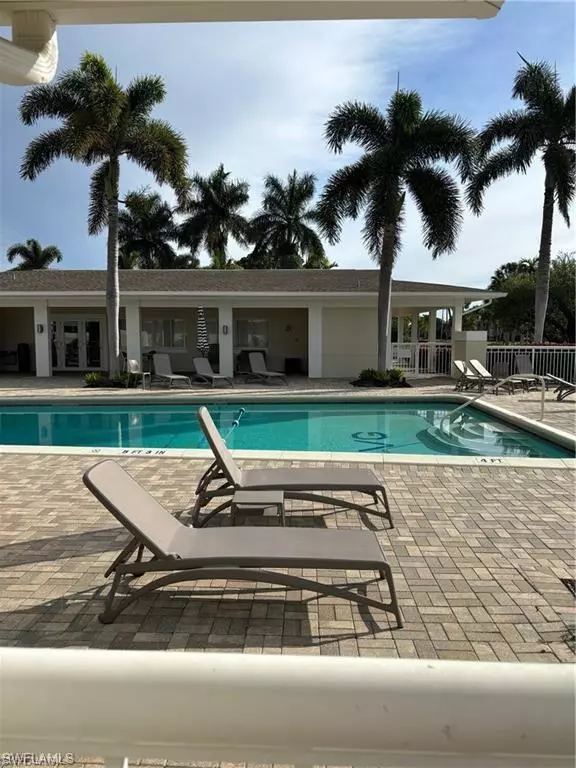 Naples, FL 34102,546 Broad AVE S #546