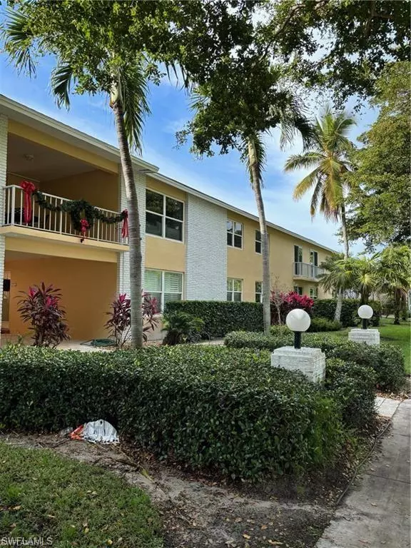 Naples, FL 34102,546 Broad AVE S #546