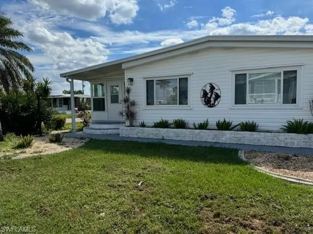 5672 Captain John Smith LOOP, North Fort Myers, FL 33917