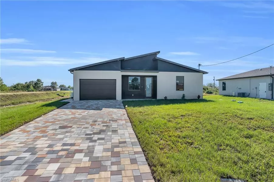 2705 17th ST SW, Lehigh Acres, FL 33976