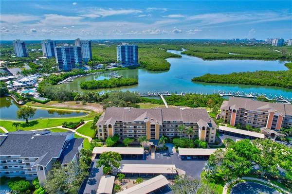 320 Horse Creek DR #105, Naples, FL 34110