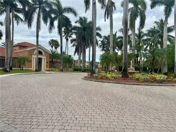 Naples, FL 34104,1160 Wildwood Lakes BLVD #9-207