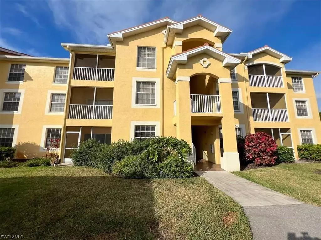 Naples, FL 34109,4690 Saint Croix LN #414