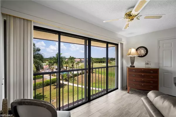 Fort Myers, FL 33907,7430 Lake Breeze DR #402
