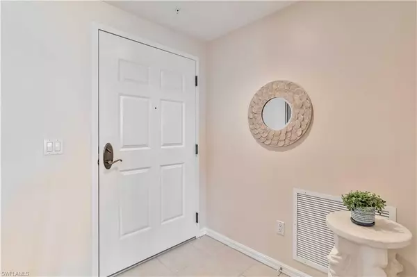 Naples, FL 34110,1001 Arbor Lake DR #1406