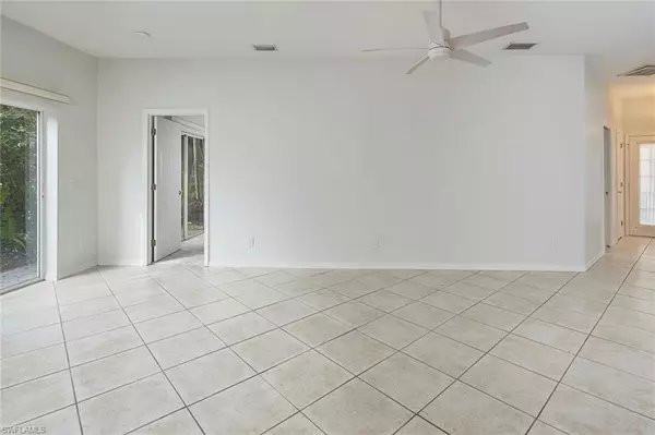 Estero, FL 33928,10735 Maui CIR