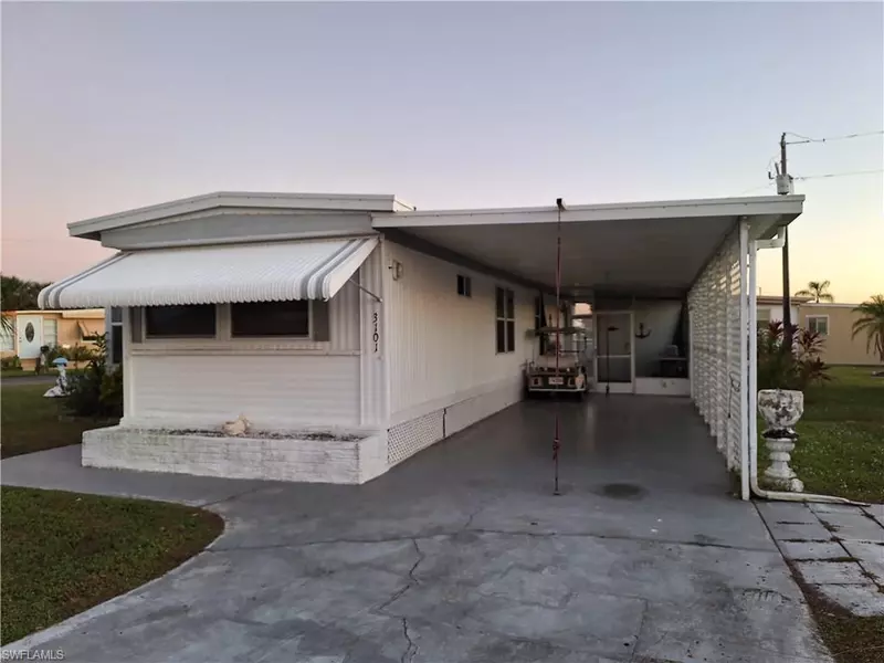 3101 Venus LN, North Fort Myers, FL 33903