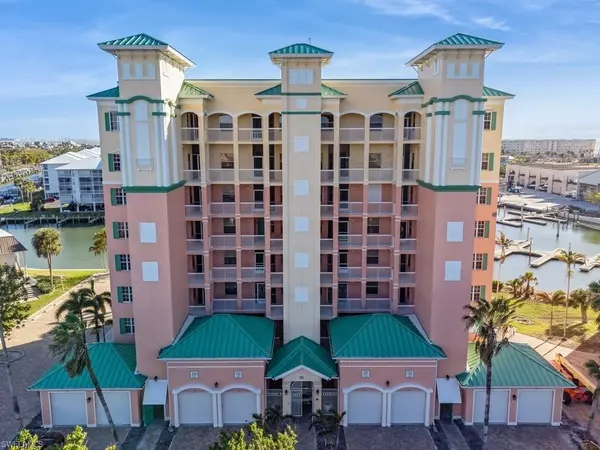 Fort Myers Beach, FL 33931,170 Lenell RD #403