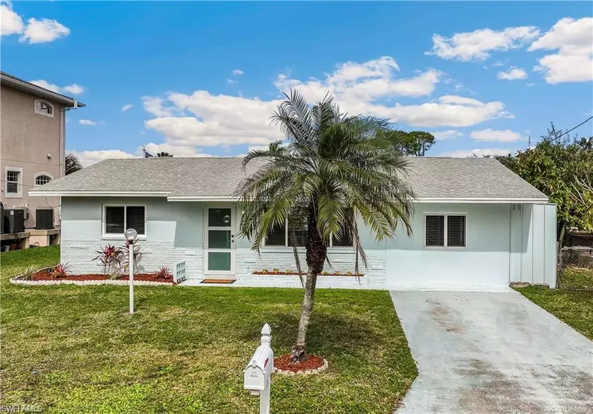 8151 Cleaves RD, North Fort Myers, FL 33903