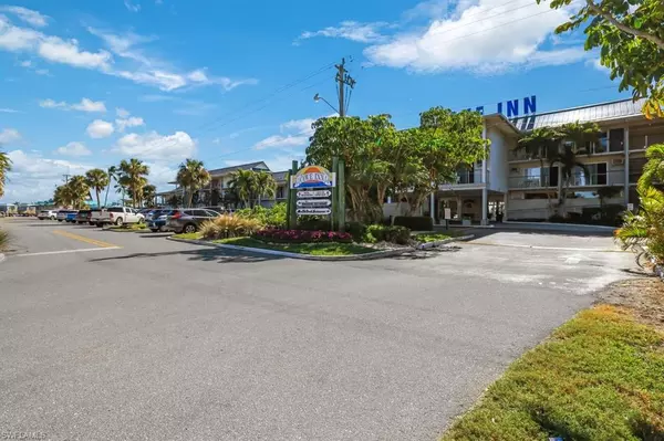 Naples, FL 34102,900 Broad AVE S #140