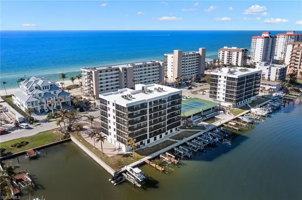 Naples, FL 34108,10420 Gulf Shore DR #143