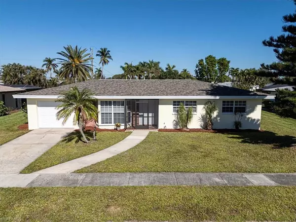 1710 Lakeview TER, North Fort Myers, FL 33903