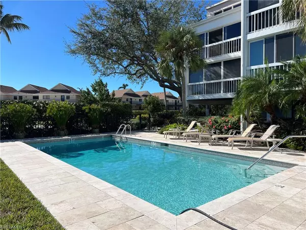 Naples, FL 34102,1050 9th ST S #102