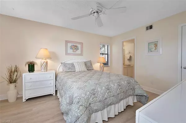 Naples, FL 34116,4366 27th CT SW #1-106