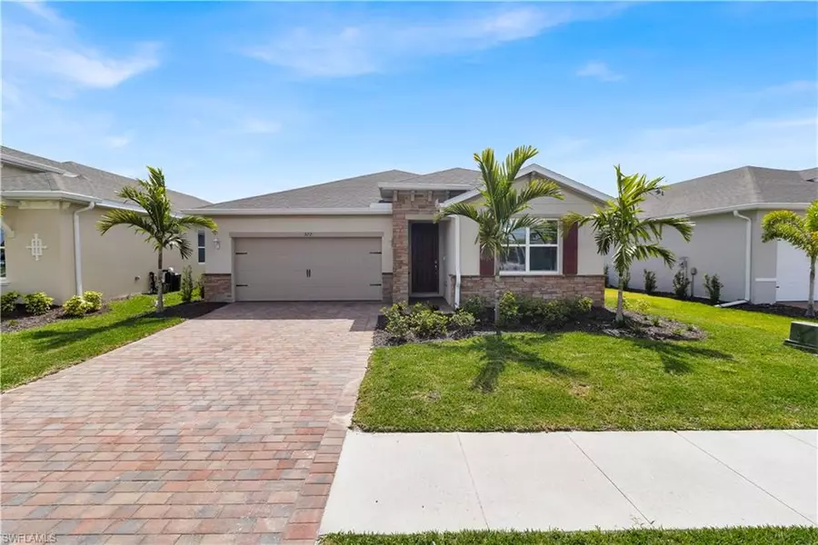 872 Stonewater Lake TER, Cape Coral, FL 33993