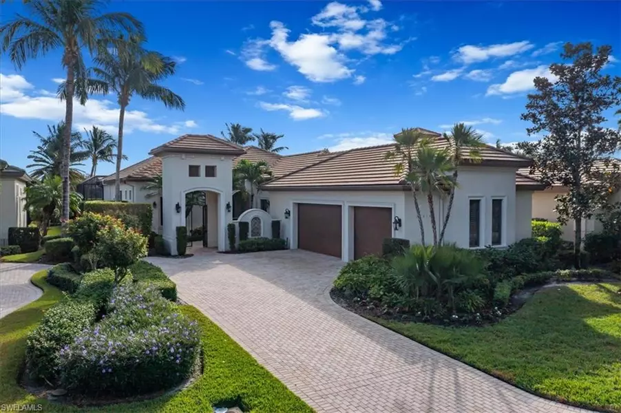 28614 La Caille DR, Naples, FL 34119