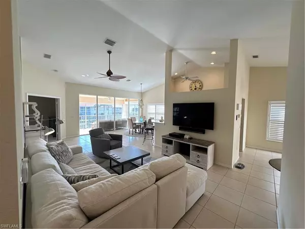 Naples, FL 34110,5240 Birmingham DR #202