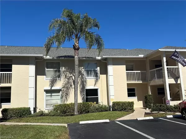 600 Squire CIR #104, Naples, FL 34104