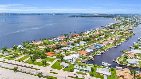 Cape Coral, FL 33904,939 Dolphin DR