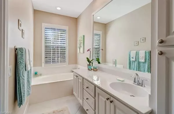 Naples, FL 34119,5417 Cove CIR #112