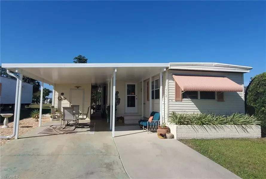 938 Lazy LN, North Fort Myers, FL 33917